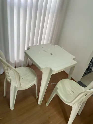 Jogo mesa e cadeiras