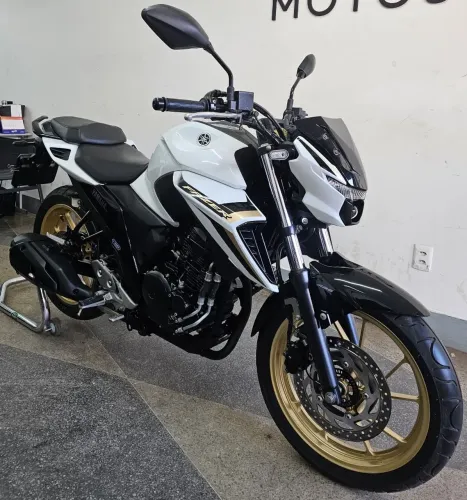 YAMAHA FZ25 FAZER 24/25 37000KM