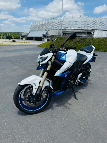 SUZUKI GSR 750cc 2016 (EXCLUSIVA)