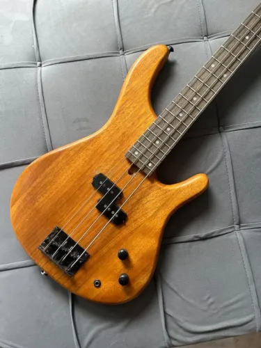 Contrabaixo Tagima xb21