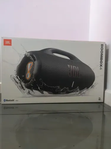 Caixa de som JBL boombox 4 preta