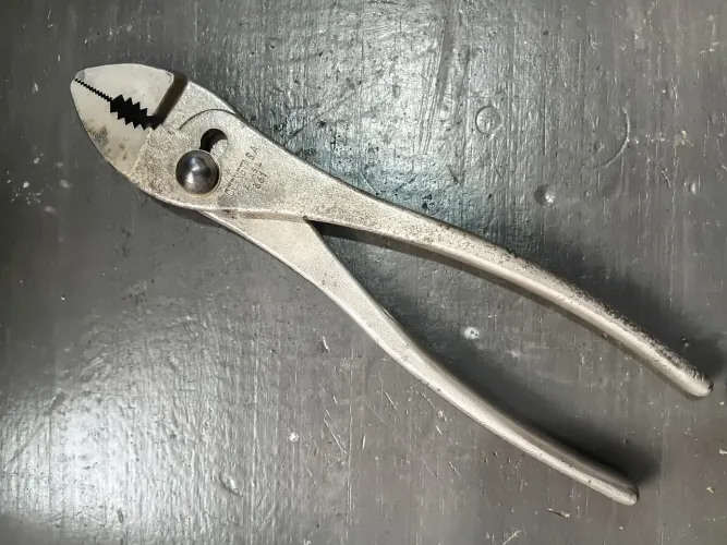 Alicate tipo Ford corneta 8" antigo pouco uso