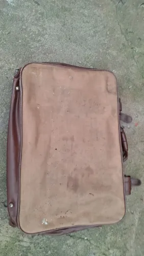 Mala antiga pra restaurar