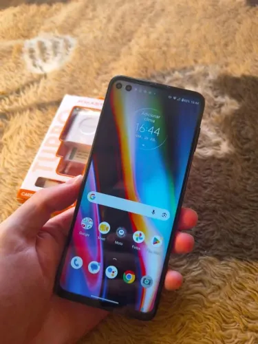 Moto G 5G plus 8gb ram 128gb tudo ok já está com película 3d aplicado !!! Entrego com taxa