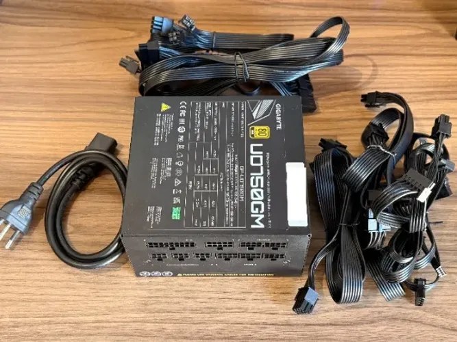 Fonte 750W 80 Plus Gold Modular Gigabyte Ultra Durable UD750GM