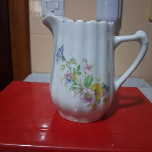 Bule pequeno porcelana Mauá 10 cm altura