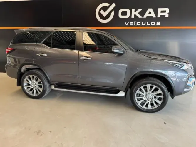 Toyota Hilux SW4 SRX 4X4 2.8 TDI 16V Dies. Aut. 2021