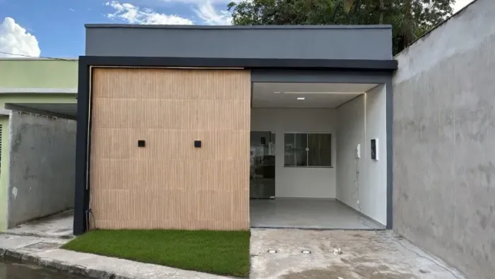 Casa Nova em Residencial Fechado.