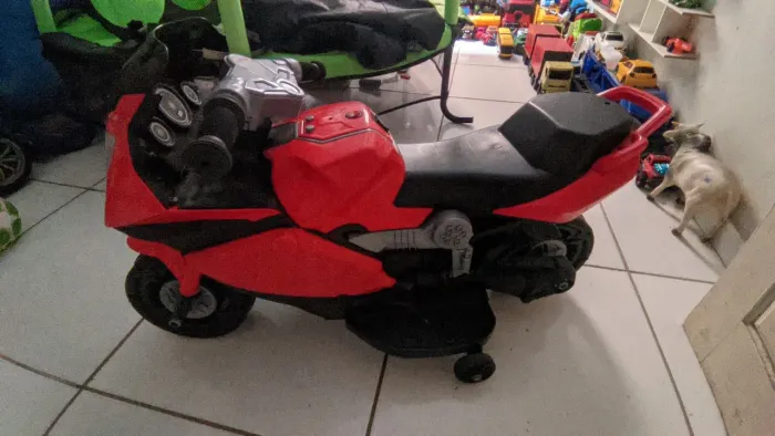 Moto elétrica infantil