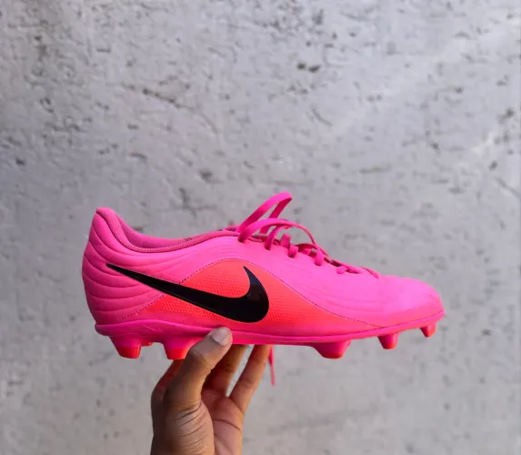 Chuteira tiempo nike