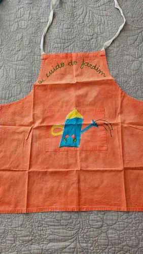Avental Infantil Pintado à Mão (nunca usado) - Retirada na Tijuca ou Envio pela OLX
