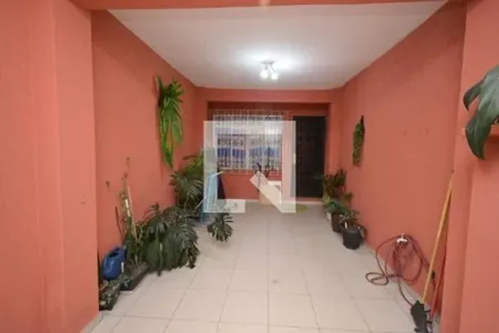 CASA COM QUINTAL, CHURRASQUEIRA E  ÁREA GOURMET NA ZONA SUL