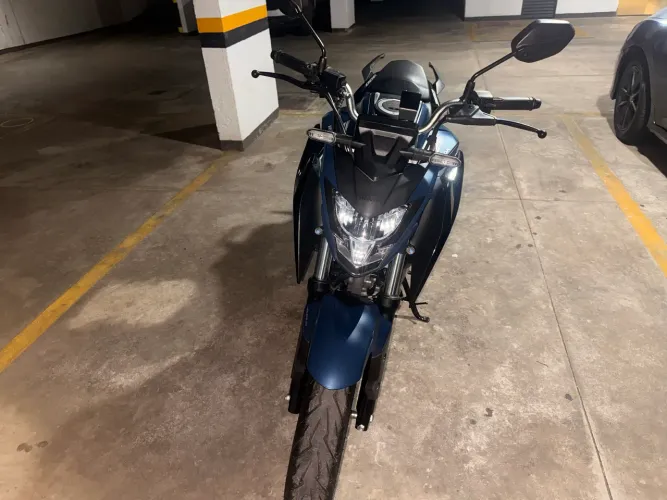 Cb300f forte economia, ideal para dia dia! Muito confortável!