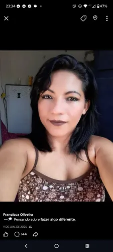 Ofereço meu serviço garçonete ou babá turno da noite