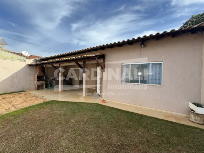 Casa com 2 Dormitórios, sendo 1 Suíte com Armários Planejados