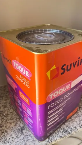 Lata de tinta suvinil
