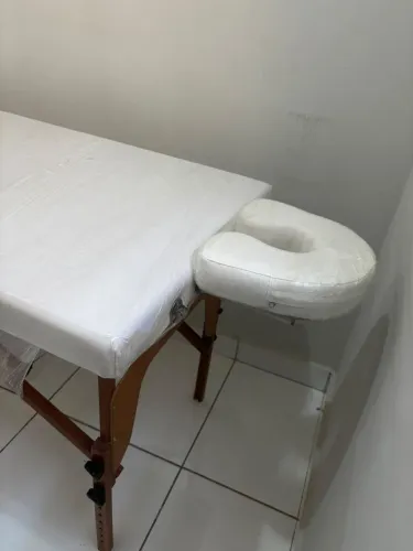 Vende-se maca estética corporal e e facial