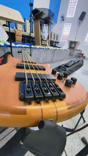 Baixo BC 5000 + pré de Oliveira IMPECÁVEL!!