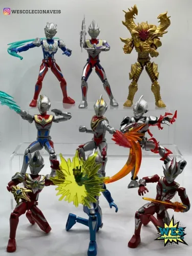 Ultraman Action Figures (9 modelos)