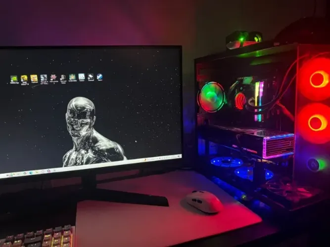 PC GAMER 4060TI + R5 5600 + 32GB RAM RGB