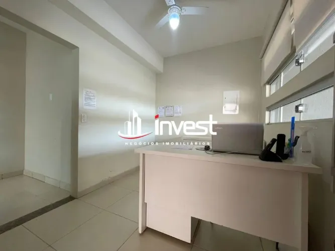 Comercial à venda Mercês, 4 salas , 2 recepções, copa, 4 banheiros , garagem para 6 carros
