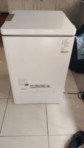 Vendo freezer de uma porta Midea