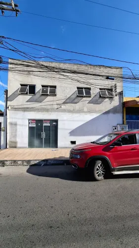 Excelente galpão comercial com mezanino, 2 sanitários , altar para Igreja no sobradinho