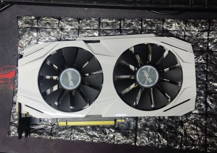 Placa de vídeo Asus GTX 1060 OC super 6 gigas