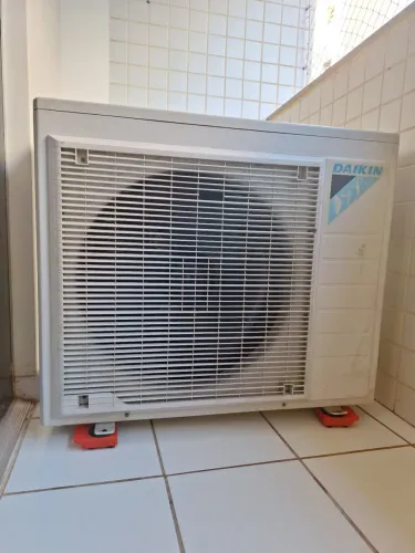 VENDO AR-CONDICIONADO DAIKIN 18.000 BTUS - ECONÔMICO E SILENCIOSO