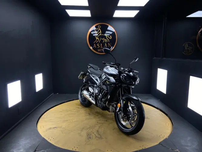 Triumph Street triple 765 r 2024