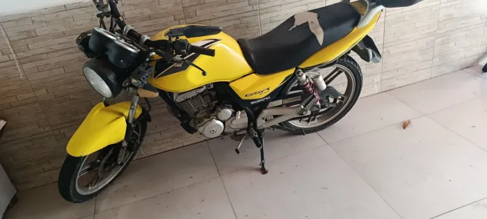 Moto Suzuki GSR 125