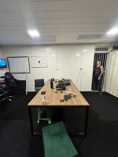 Mesa reunião 200x120 nova pe de ferro