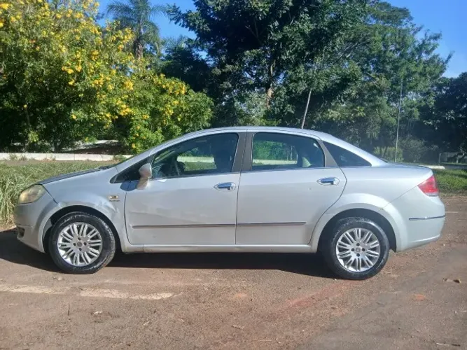 Fiat Linea LX 1.9/ 1.8 Flex 16V Dualogic 4P 2011