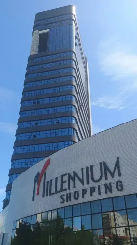 Vendo sala comercial no Millennium