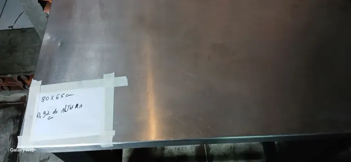 Mesa inox com pé de ferro