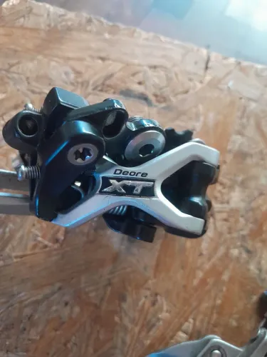 Câmbio traseiro shimano deore xt