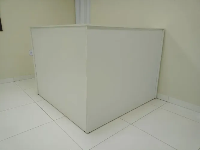 Vende-se balcão para recepção