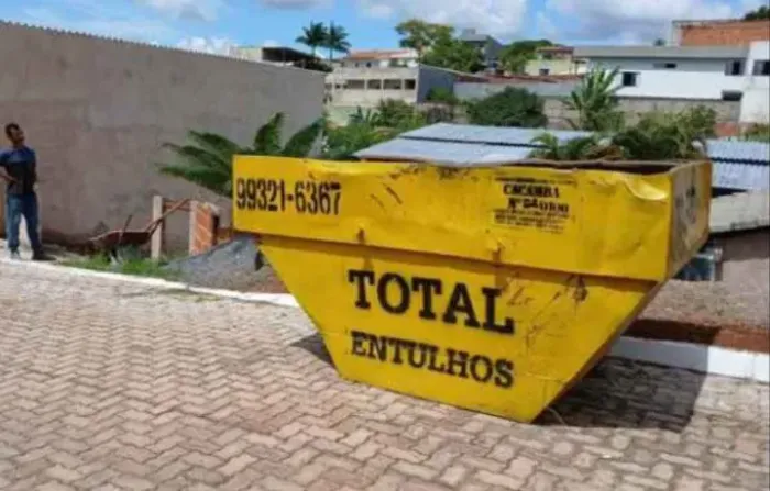 Caçamba de entulho