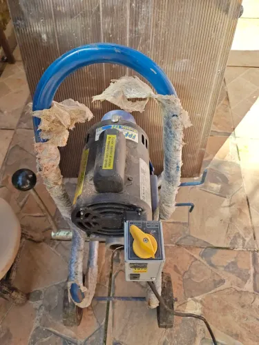 Máquina elétrica para desentupir canos