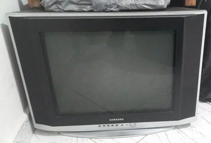 Vendo TV 21 polegadas !!!