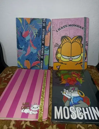 Kit 4 cadernetas Disney