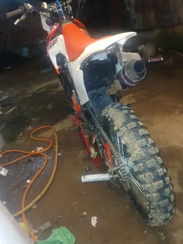 Moto de trilha XLX 350 COM MOTOR DE STRADA 200
