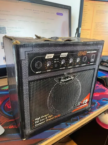 Amplificador Cubo Strinberg SG-15