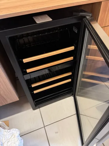 Adega Brastemp Dual Zone 33 Garrafas 1 ano de uso