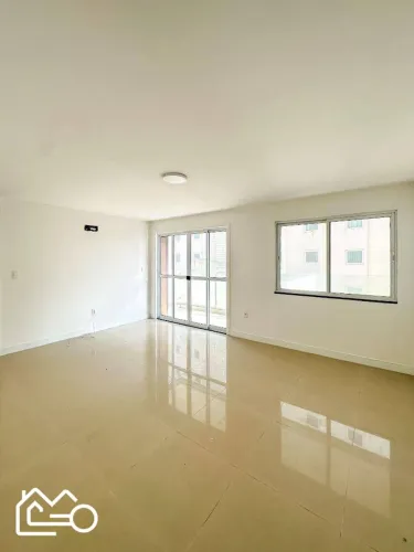 Frente Mar em Cavaleiros, Macaé/RJ | 2 Quartos, 75 m², Vista para o Mar e Lazer Completo