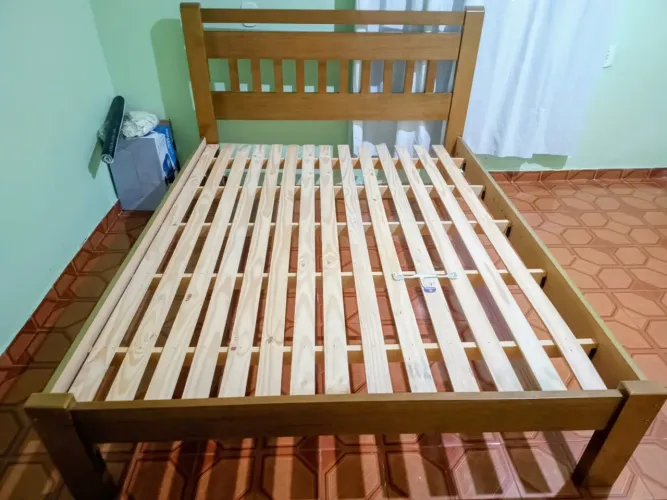 Cama madeira maciça queen