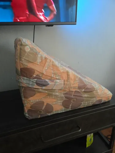 Almofada Encosto Triangular
