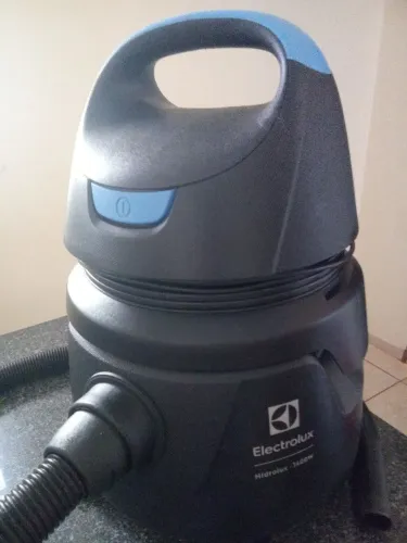 Aspirador de pó e água Electrolux