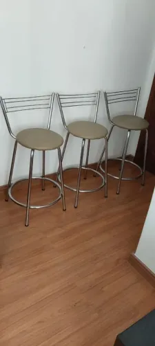Banquete Cromada Alta com encosto