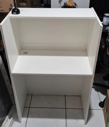 Mesa pra computador.